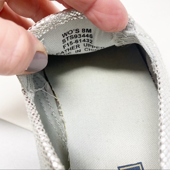 SPERRY Top Sider Silver Metallic Slip on Loafer 8 - Picture 9 of 9